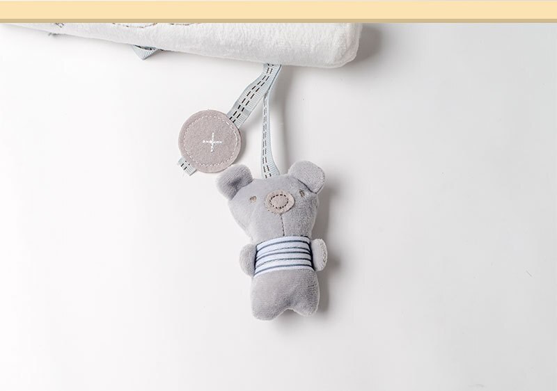 Bebek y&uuml;r&uuml;yor &ccedil;ıngıraklar oyuncaklar bebek arabası beşik yumuşak tavşan ayı tarzı Pram askılı oyuncaklar peluş yatıştırmak i&ccedil;in oyuncak bebek yatağı aksesuarları