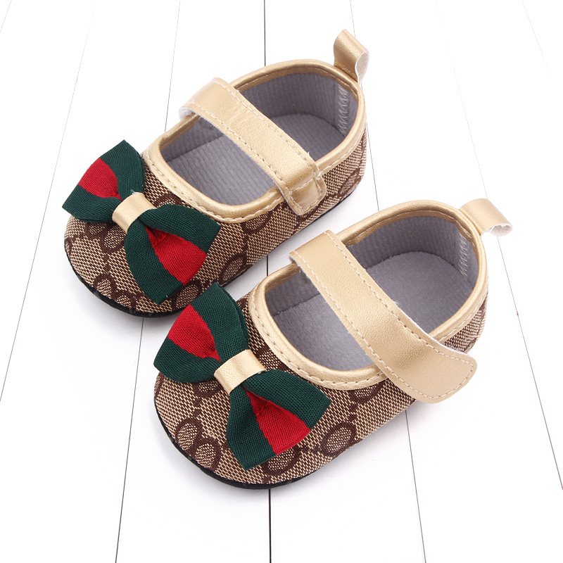 2021 kore ilk y&uuml;r&uuml;te&ccedil;leri erkek bebek kız beşik ayakkabı moda rahat deri daireler mokasen y&uuml;r&uuml;meye başlayan &ccedil;ocuk spor ayakkabı