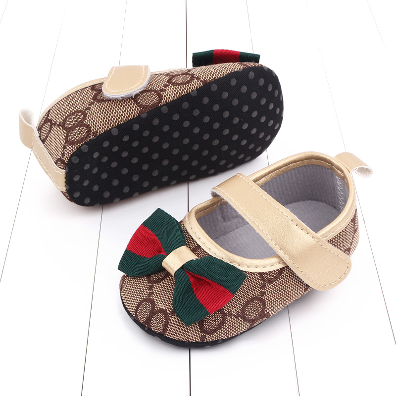 2021 kore ilk y&uuml;r&uuml;te&ccedil;leri erkek bebek kız beşik ayakkabı moda rahat deri daireler mokasen y&uuml;r&uuml;meye başlayan &ccedil;ocuk spor ayakkabı
