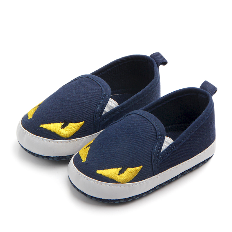 Karikat&uuml;r karakterler tuval yumuşak taban bebek ayakkabıları mokasen yenidoğan kız erkek ilk y&uuml;r&uuml;y&uuml;şe kaymaz tulumları Sneakers beşik ayakkabı