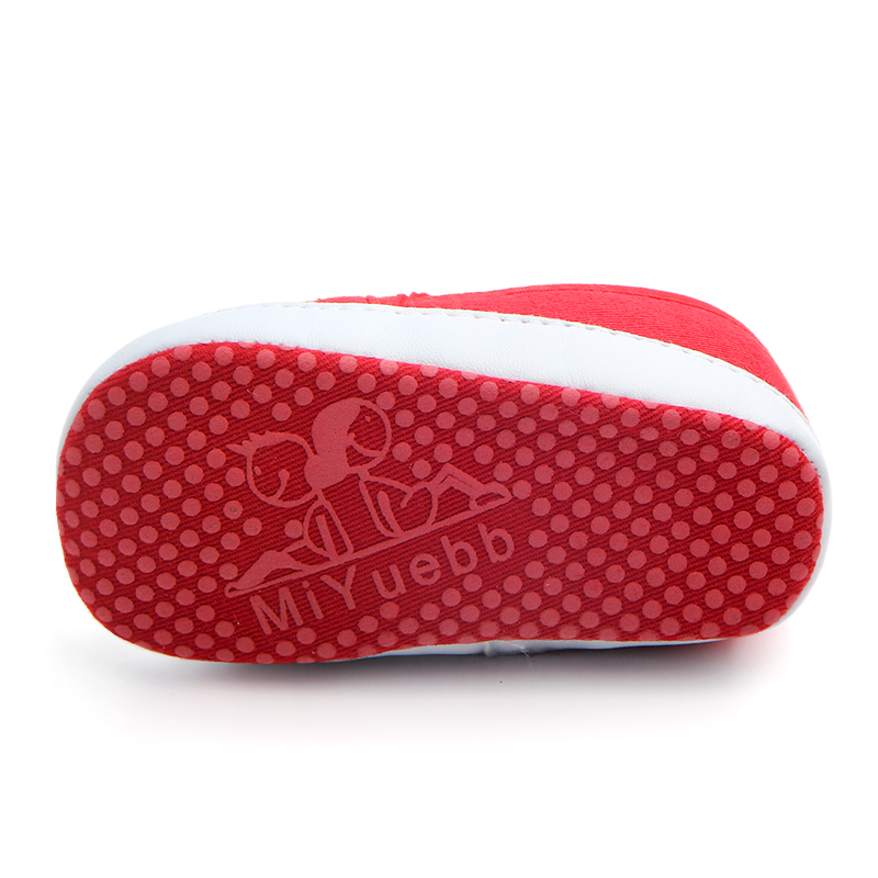 Karikat&uuml;r karakterler tuval yumuşak taban bebek ayakkabıları mokasen yenidoğan kız erkek ilk y&uuml;r&uuml;y&uuml;şe kaymaz tulumları Sneakers beşik ayakkabı