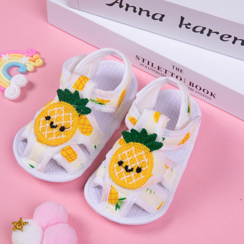 Bebek ilk y&uuml;r&uuml;y&uuml;şe yaz kız erkek bebek sandalet sevimli &ccedil;i&ccedil;ek kaymaz pamuk taban bebek ayakkabısı