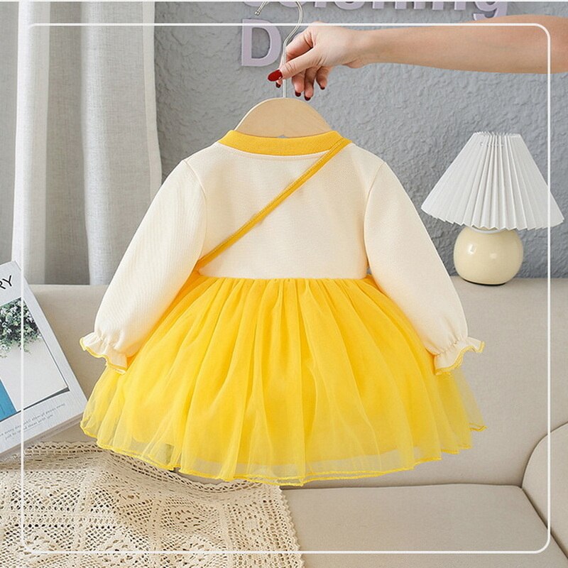 New Autumn Family Matching Outfits Sun Flower Yellow Long Sleeves Gauze Dresses+Romper+Cap Child Clothes E30112 New Autumn Family Matching Outfits Sun Flower Yellow Long Sleeves Gauze Dresses+Romper+Cap Child Clothes E30112