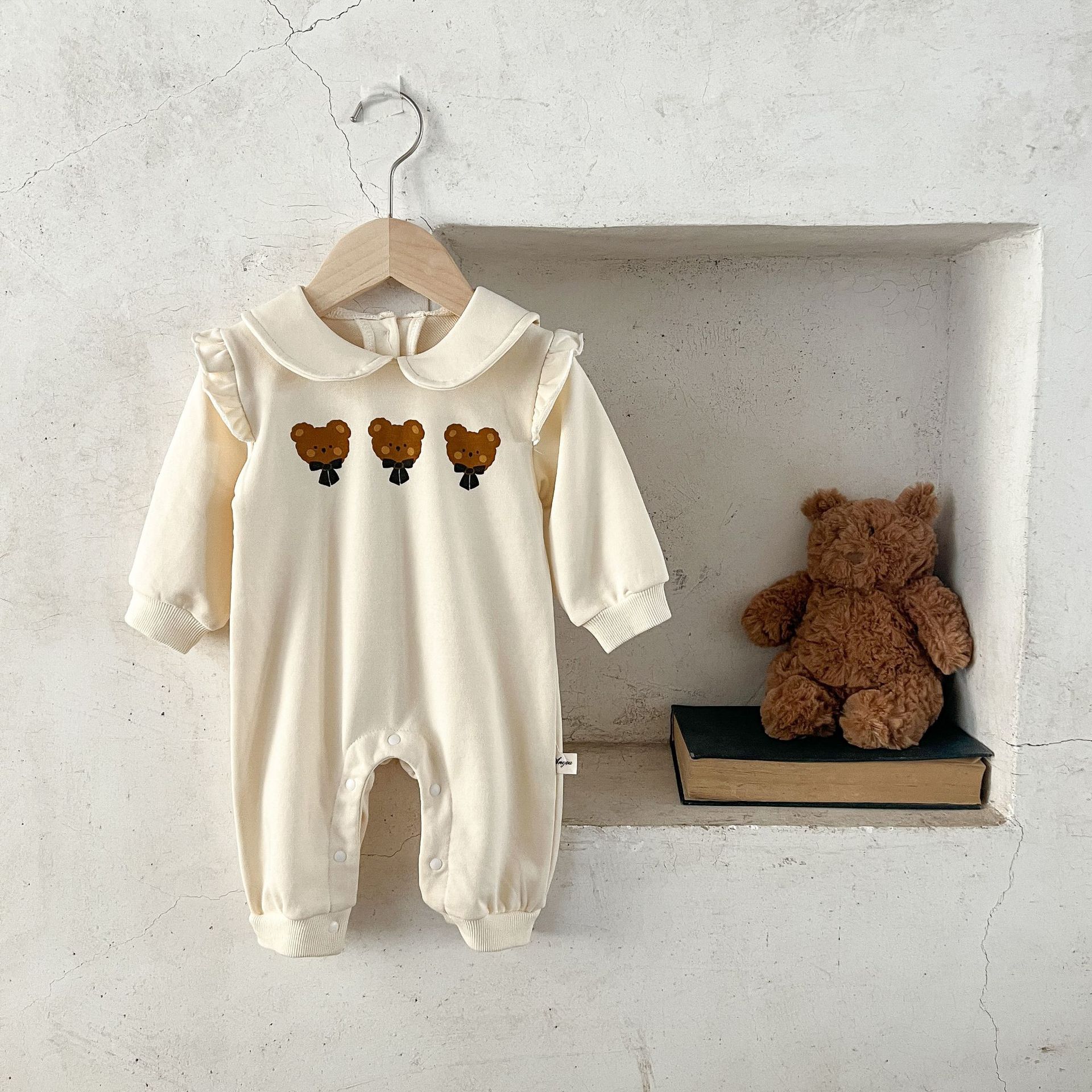 Cute Spring Autumn Baby Clothes Set Ruffle Baby Girl Jumpsuit +Brown Bear Romper +Beige Blouse for Baby Boys Newborn Clothing Cute Spring Autumn Baby Clothes Set Ruffle Baby Girl Jumpsuit +Brown Bear Romper +Beige Blouse for Baby Boys Newborn Clothing