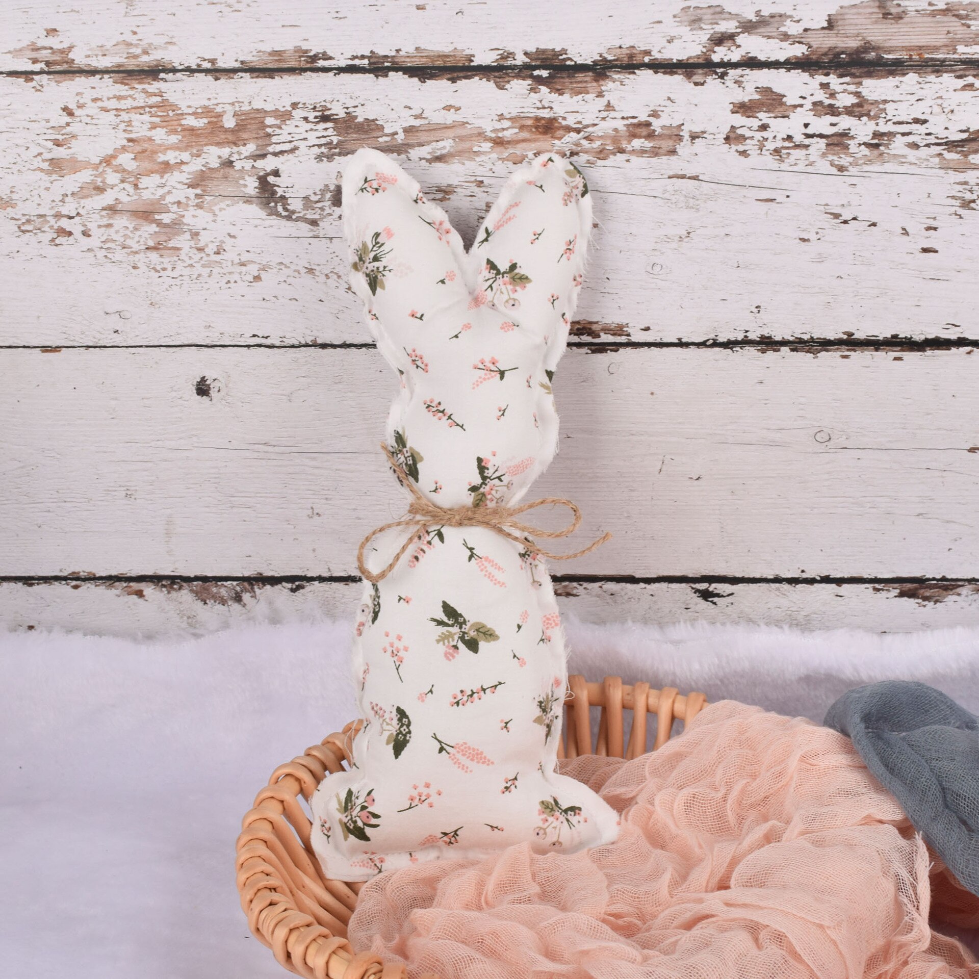 2pcs Farmhouse Easter Decor Stuffed Easter Bunnies Rustic Fabric Spring Cloth Bunny Rabbit Decoration for Easter Home Tray Decor